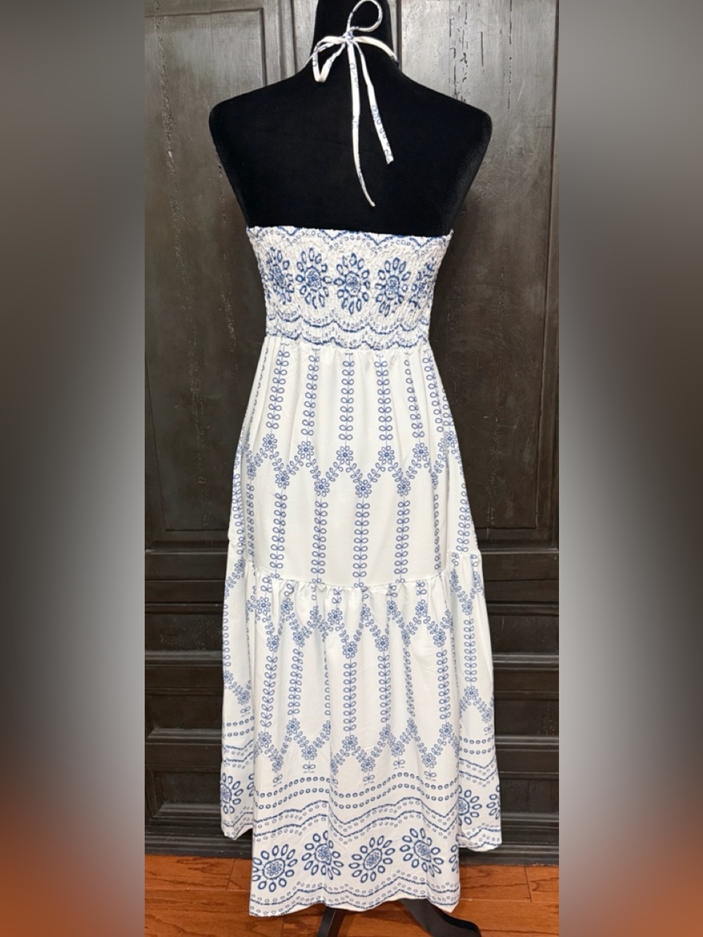 Maxi Dress Halter Tube Sleeveless Sundress - Size Medium - Picture 2 of 9
